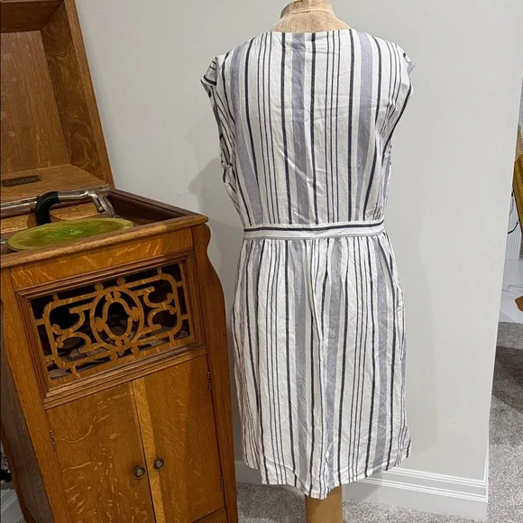 Striped Button-Down Linen Dress - Picture 4 of 4